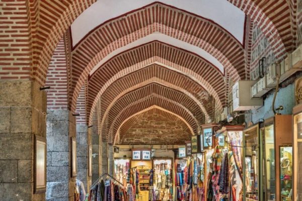 Bursa’da Alışveriş: İpek ve Tarihî Çarşılar Rehberi
