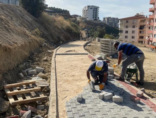 Bursa Gemlik’te Mahallelerde Hafta Sonu Mesaisi Devam Ediyor