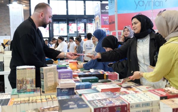 Kitap Fuarına İlgi Patladı: Salonlar Dolu Dolu