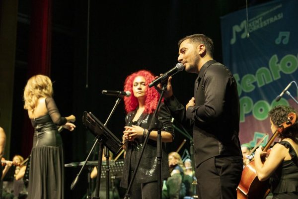 Büyükşehir’in Kent Orkestrası, 90’lar Konseriyle Nostalji Rüzgarı Yarattı