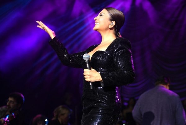 Sibel Can’dan açık havada muhteşem performans