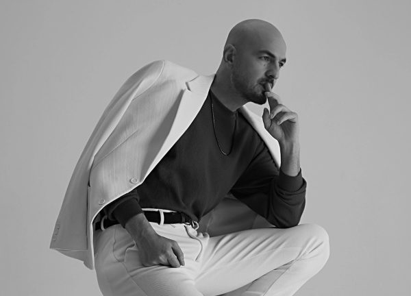 Soner Sarıkabadayı’nın Yeni Teklisi ‘Yangın Yangın’ Müzik Listelerini Sarsacak