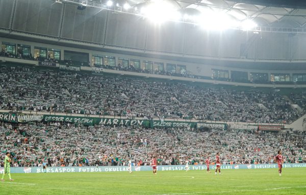 Bursaspor’u dünya alkışlıyor! İşte toplam seyirci…