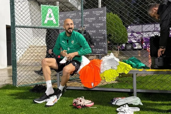 Kaptan Ahmet İlhan Özek takıma döndü