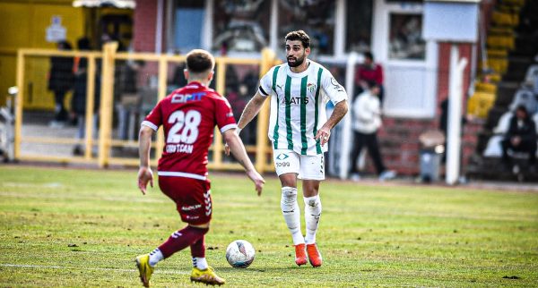 Bursaspor 3 puanı alırken iki oyuncusunu kaybetti