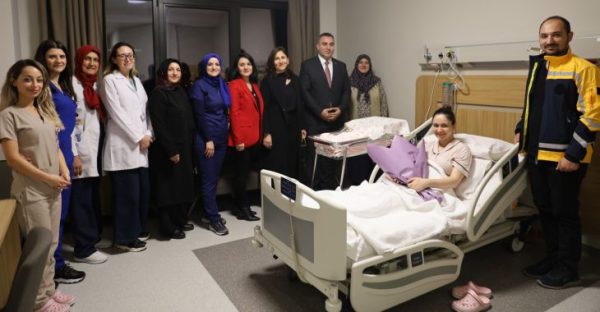 Büyükşehir’den yılın son ve ilk bebeklerine ziyaret
