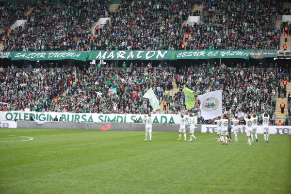 Bursaspor taraftarı Türkiye’nin en iyisi seçildi