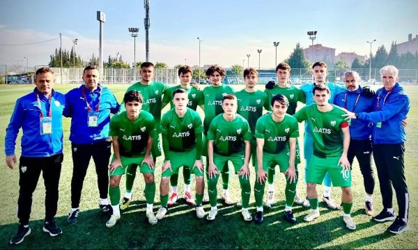 Lider Bursaspor Altay’ı 5-0 ile geçti