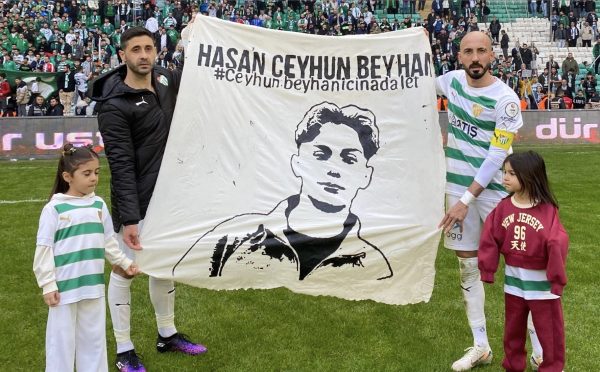 Bursasporlu oyunculardan duygulandıran hareket