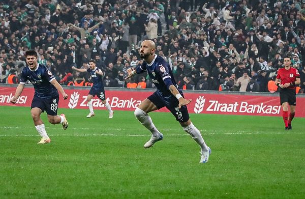 Ahmet İlhan Özek: Vura vura gidiyoruz!