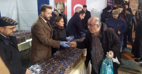 Büyükşehir’den Berat Kandili’nde tatlı ikramı