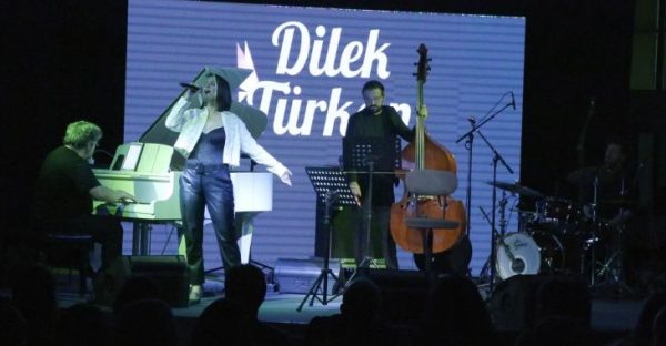 Bursa’da ‘Caz Pazarı’ rüzgarı, Dilek Türkan ile esti