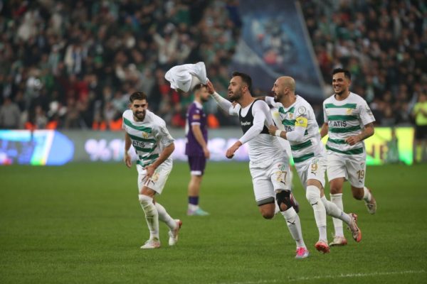 Mehmet Yiğit: Heykelini boşuna dikmemişler