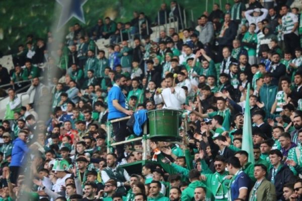 Bursaspor’da tribünün bir bölümü tamamen tükendi