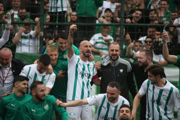 Adem Çağlayan Bursaspor’da gönülleri kazandı