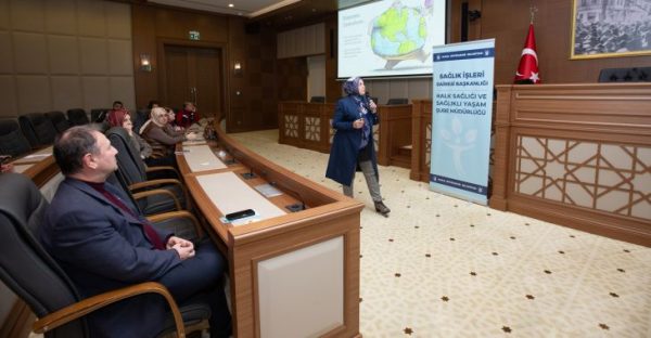 Büyükşehir çalışanlarına ‘Obeziteden korunma ve mücadele yöntemleri’ eğitimi