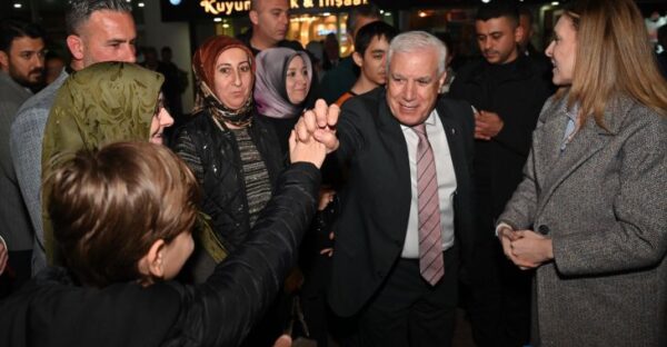 Büyükşehir, iftar sofralarını Demirtaş’ta kurdu