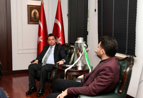 Şampiyonluk kupası Erkan Aydın’ın ellerinde