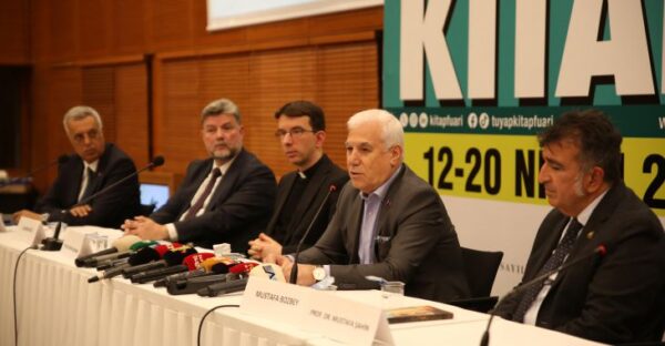 Bursa Kitap Fuarı’nda İznik’in tarihi zenginliği konuşuldu