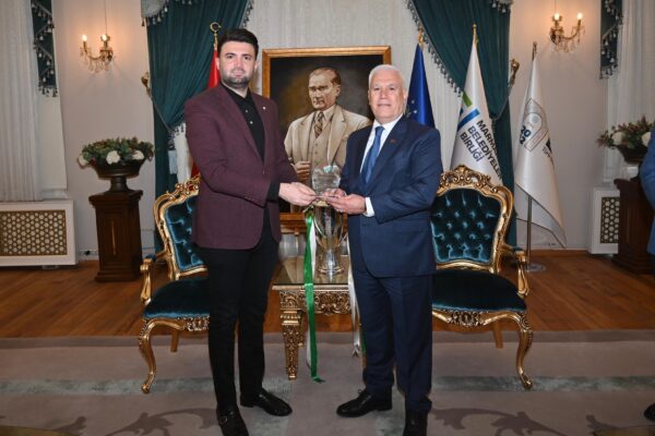 Bursaspor Başkanı Enes Çelik’ten Mustafa Bozbey’e teşekkür ziyareti