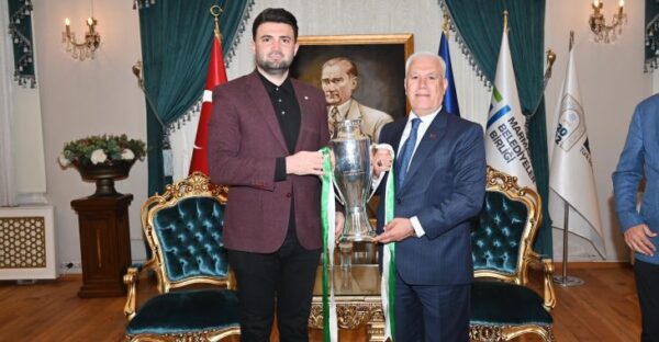 Bursaspor Başkanı Enes Çelik’ten Başkan Mustafa Bozbey’e teşekkür ziyareti