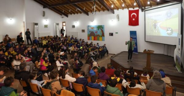 Büyükşehir’den öğrencilere vektörle mücadele eğitimi