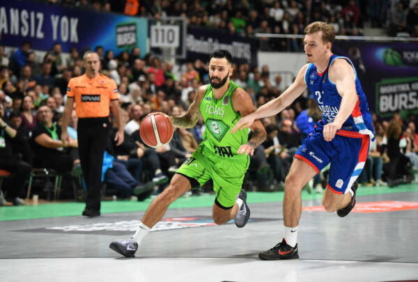 TOFAŞ Anadolu Efes’e konuk oluyor