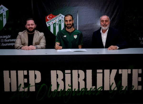 Alperen Babacan Bursaspor’a imzayı attı