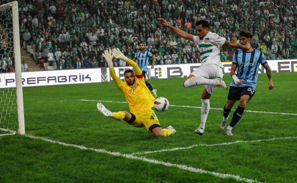Mücahit Can Akçay’a 3 kulüpten resmi teklif!