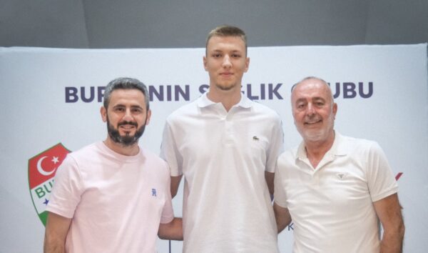 Bursaspor genç kaleci ile sözleşme uzattı