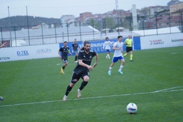 Bursaspor forvet transferinde geri adım attı