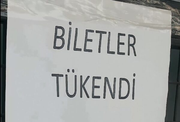 Kombinelerde son 10 bin! Tribünler dolmak üzere