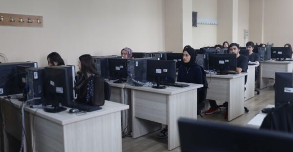 Büyükşehir’den üniversitelilerin gelişimine destek