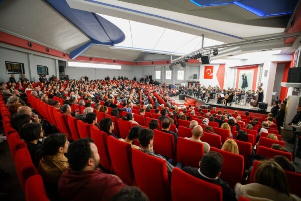 Manisa Büyükşehir Belediyesi’nden Gençlik Senfoni Orkestrası Kuruluyor