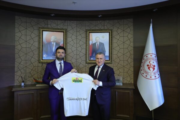 Enes Çelik’ten Gençlik ve Spor Bakanı’na teşekkür ziyareti