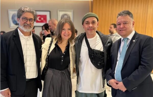 Ceza’ya New York’ta Türkevi’nde Özel Karşılama!