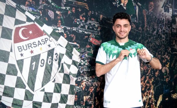Bursaspor Ertuğrul İdris Furat ile sözleşme imzaladı