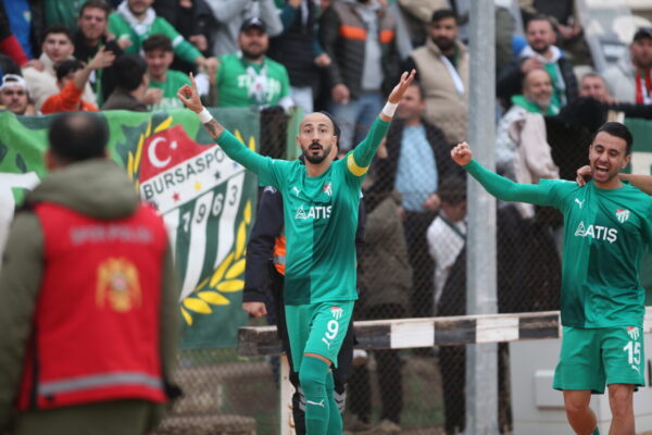 Bursaspor’da ayrılıklar başlıyor! İlk yolcu kaptan…
