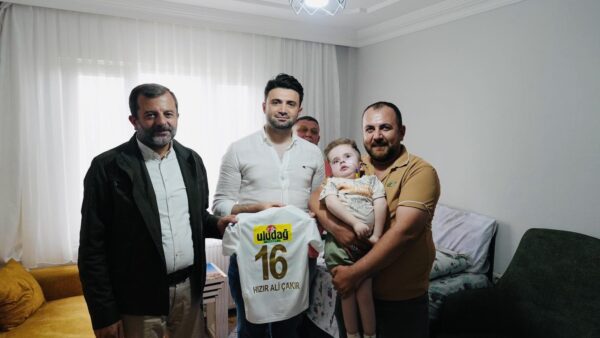 Başkan Enes Çelik’ten minik taraftara anlamlı ziyaret