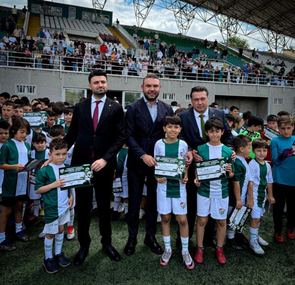 Enes Çelik Merinos Futbol Okulu törenine katıldı