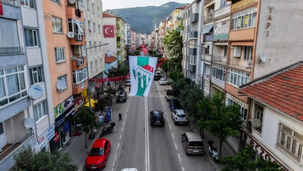 Gemlik yeşil beyaza büründü: Bursaspor’a tam destek!
