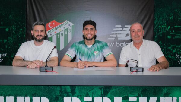 Bursaspor Emrehan Gedikli ile sözleşme imzaladı