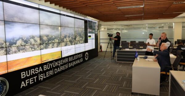 Büyükşehir’den Orhaneli’deki yangına anında müdahale
