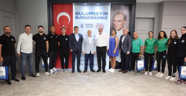 Şampiyon sporculardan Başkan Bozbey’e ziyaret