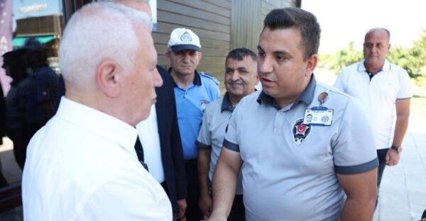 Kahraman güvenlik görevlisine Başkan Bozbey’den tebrik