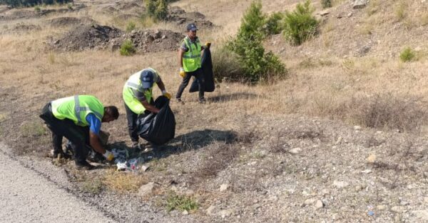 Büyükşehir’den yangın bölgelerinde çevre temizliği