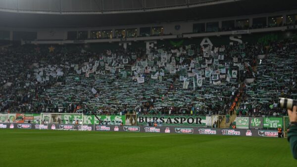 Bursaspor taraftarı tribüne uzak kaldı