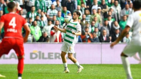 Bursaspor’da Furkan Özyapı’ya veda, Furkan Saki kiralık gönderildi
