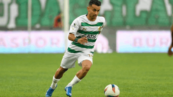 Yiğitali Bayrak Bursaspor’a rakip oluyor