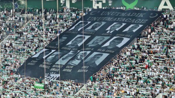Bursaspor Eskişehirspor maçında orman şehitleri anıldı